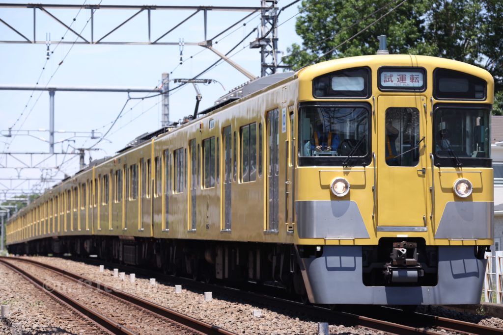 第9***電車 2000系2061F 2021.05.25 撮影地:西武新宿線 狭山市〜入曽にて