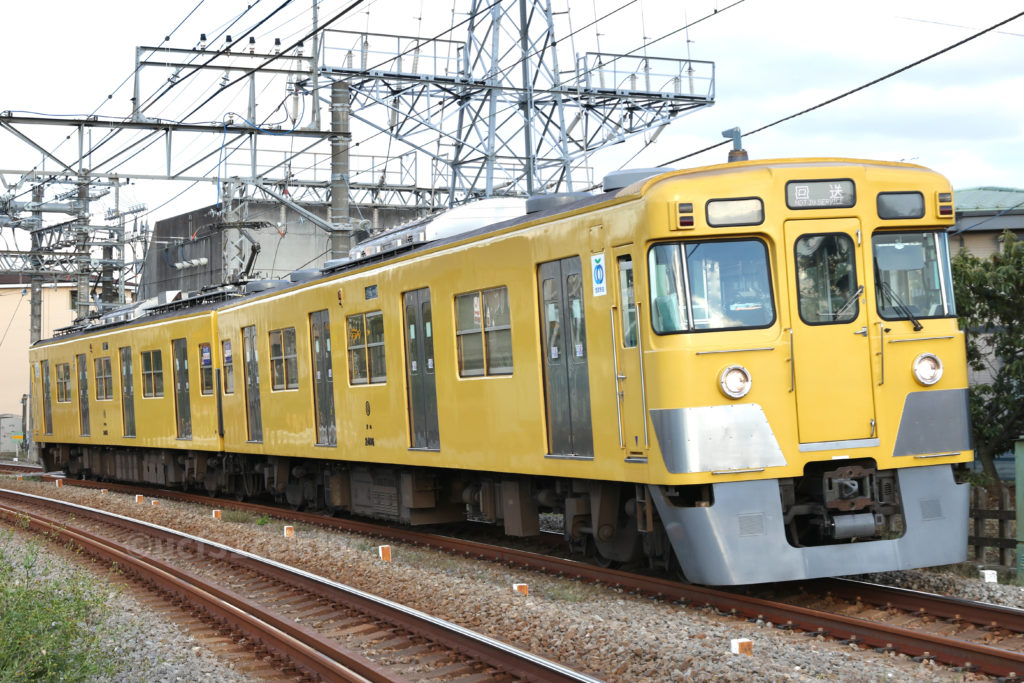 第9***電車 2000系2405F 2021.10.18 撮影地:西武拝島線 小川〜東大和市にて