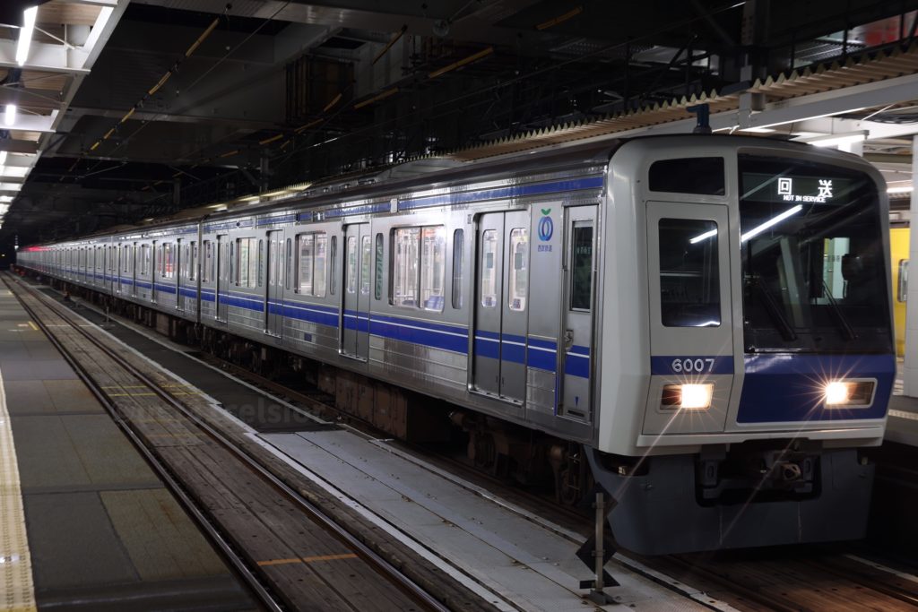 第9***電車 6000系6107F 2021.11.29 撮影地:西武新宿線 東村山にて