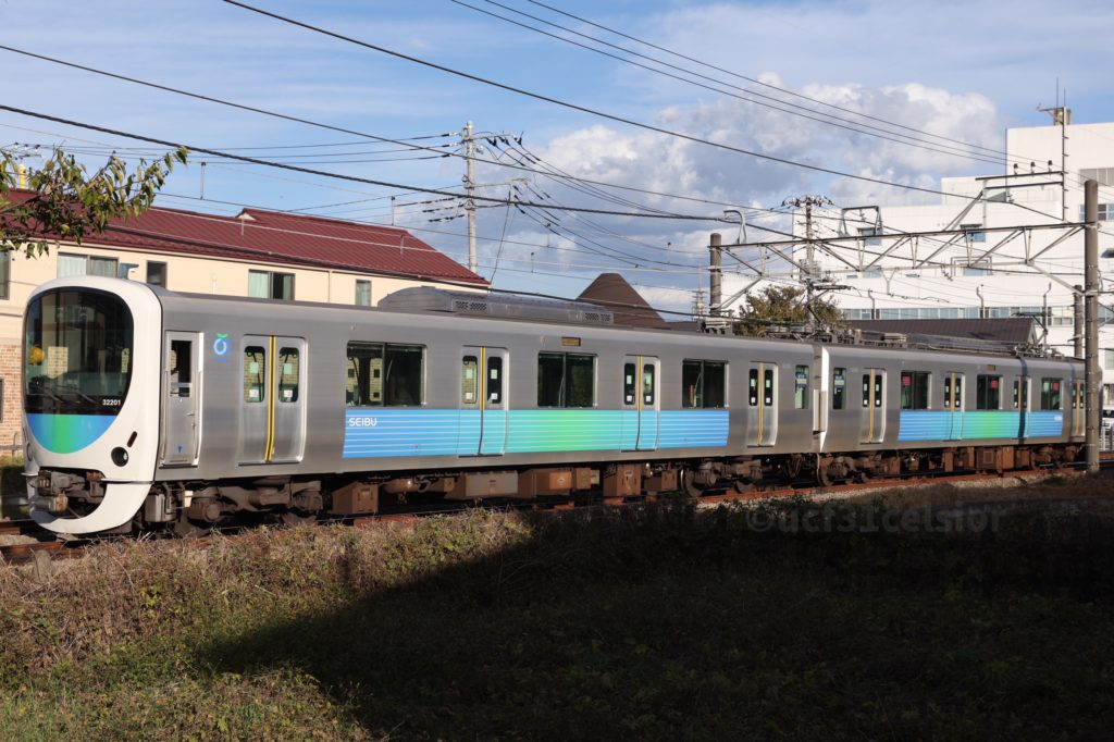 第9***電車 30000系32101F 2021.11.12 撮影地:西武新宿線 花小金井〜小平にて
