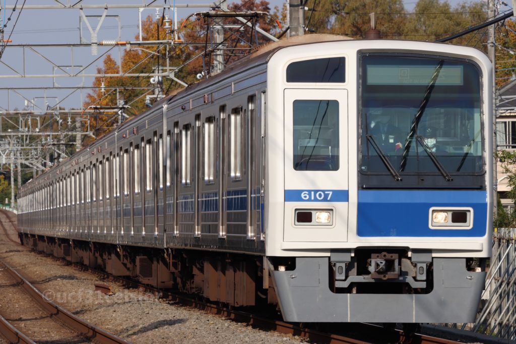 第9***電車 6000系6107F 2021.11.20 撮影地:西武新宿線 所沢〜東村山にて