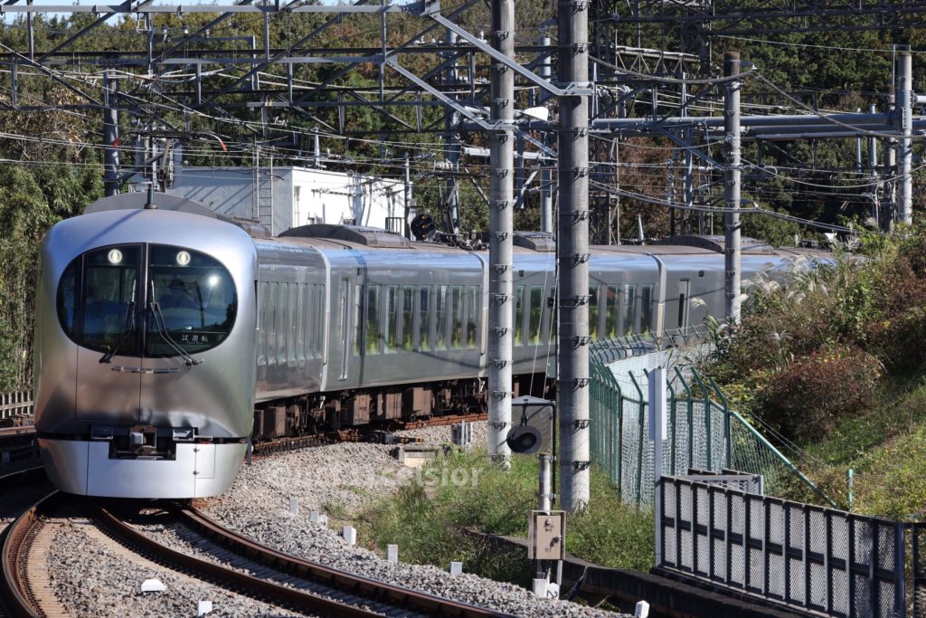 第9***電車 001系001-G1F 2021.11.05 撮影地:西武池袋線 入間市にて