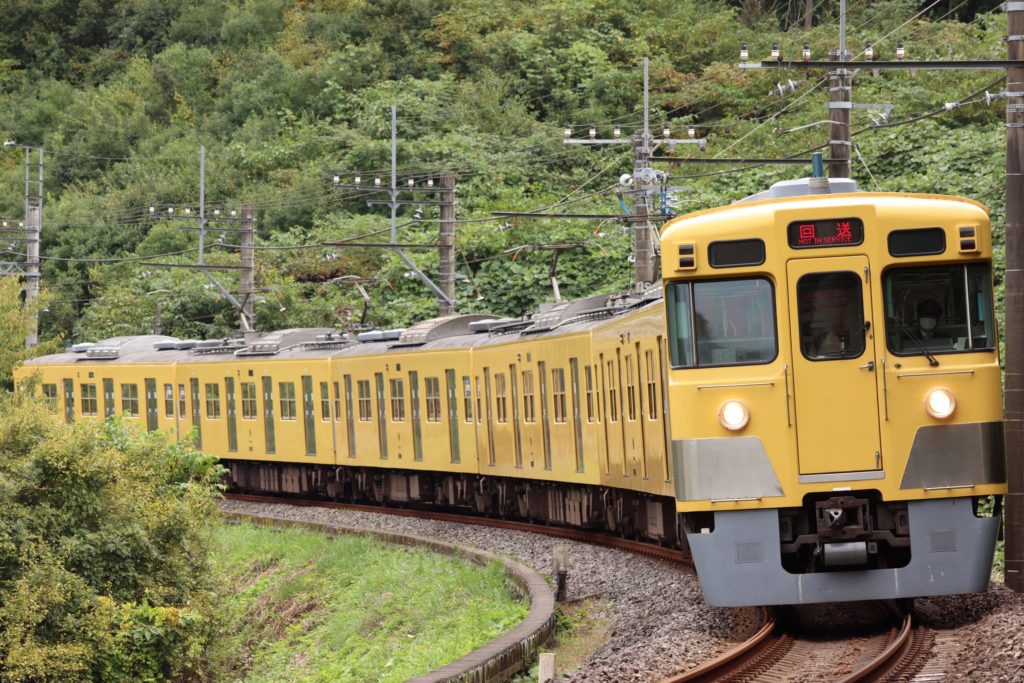 第9901列車 2000系2027F 2022.10.18 撮影地:西武池袋線 高麗〜武蔵横手にて