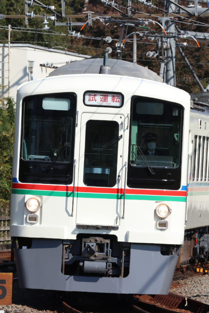 第9***列車 4000系4003F 2022.11.09 撮影地:西武池袋線 稲荷山公園〜入間市にて