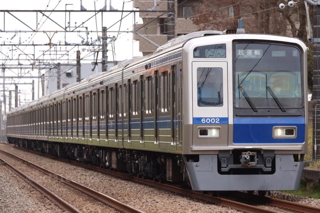 第9***列車 6000系6102F 2023.03.27 撮影地:西武新宿線 南入曽(信)〜入曽にて